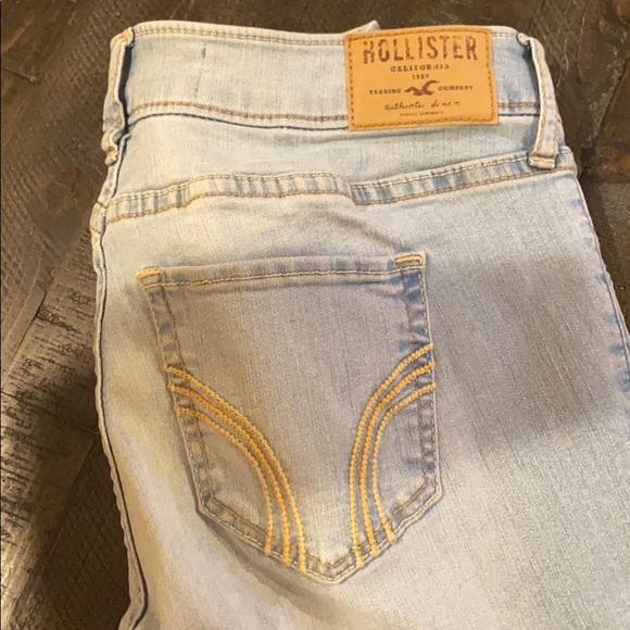 Light Blue Skinny Jeans from Hollister - Picture 3 of 4